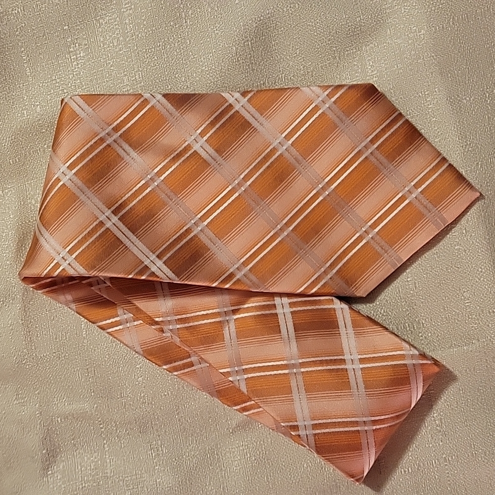 Croft & Barrow peach tie
